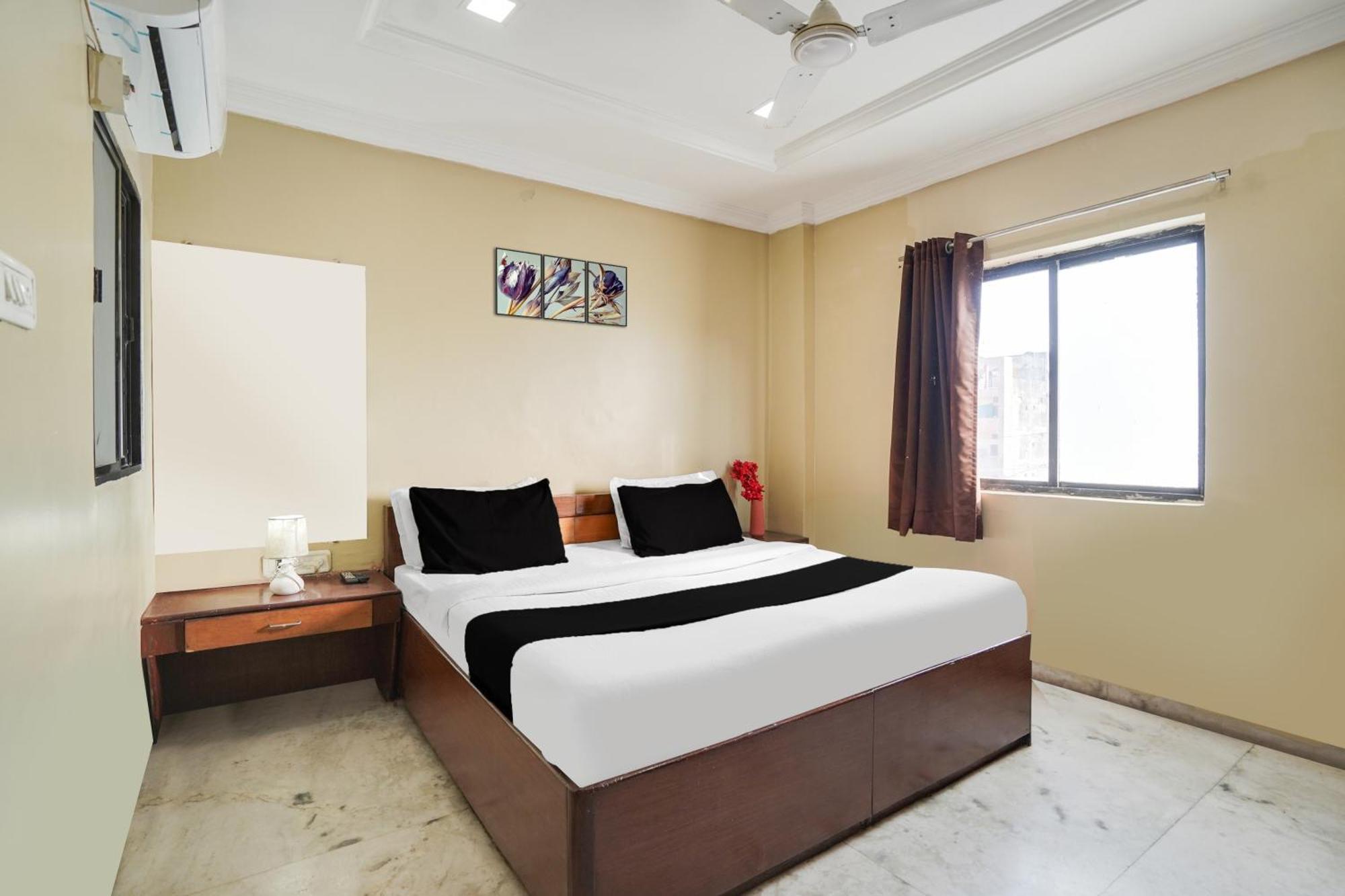 Super Hotel O Pithampur Formerly Ganga Residency Akolia Zewnętrze zdjęcie
