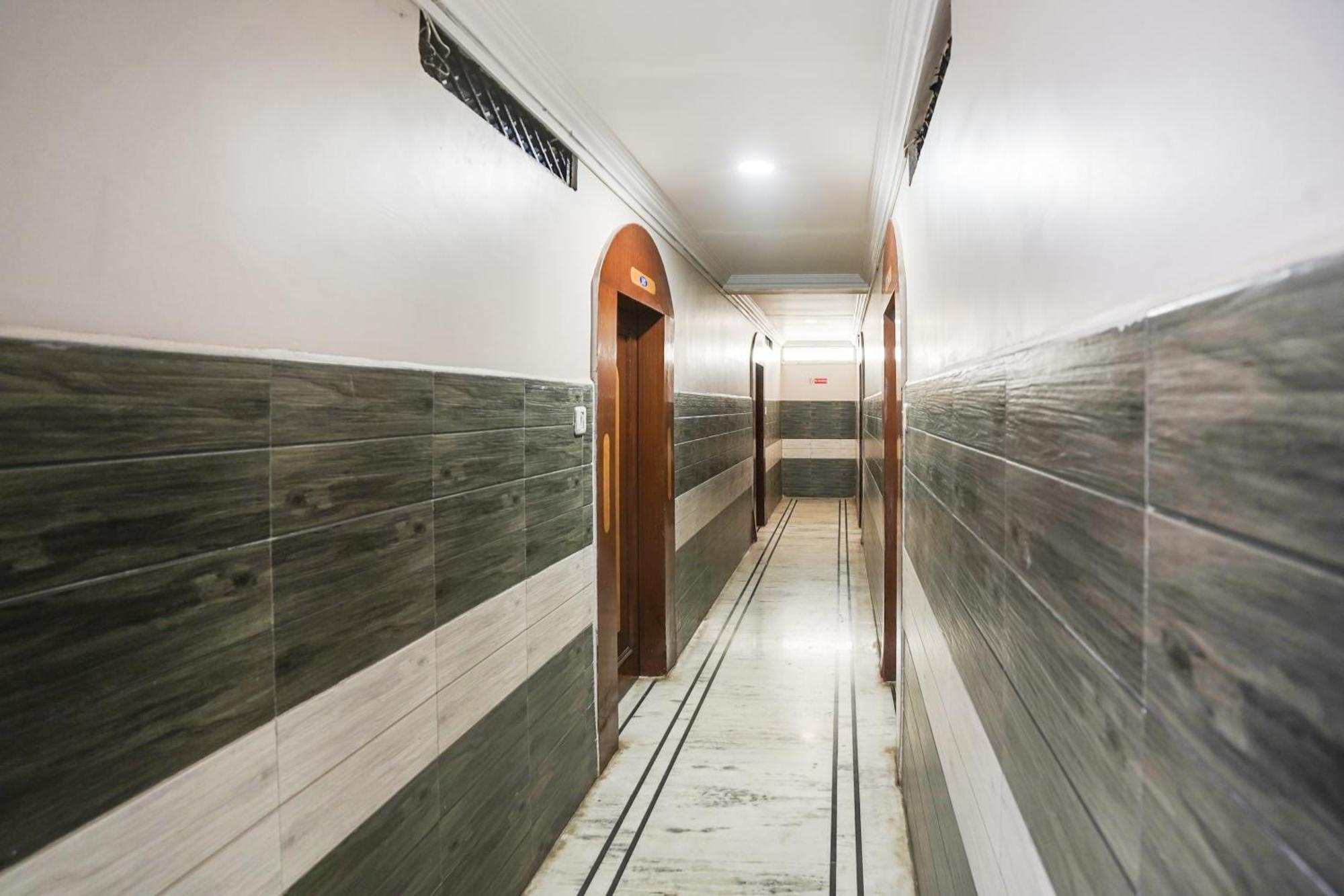 Super Hotel O Pithampur Formerly Ganga Residency Akolia Zewnętrze zdjęcie