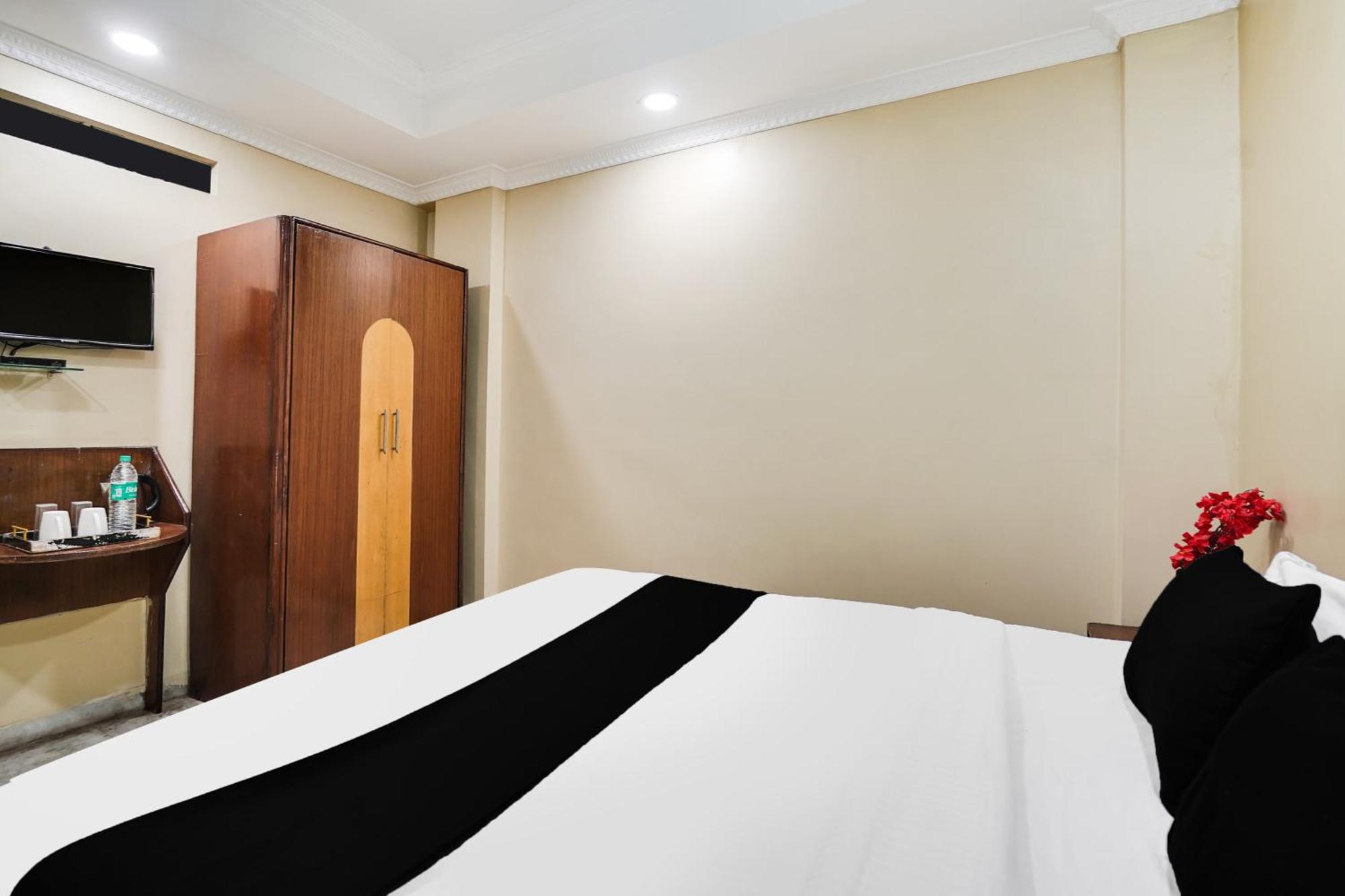 Super Hotel O Pithampur Formerly Ganga Residency Akolia Zewnętrze zdjęcie