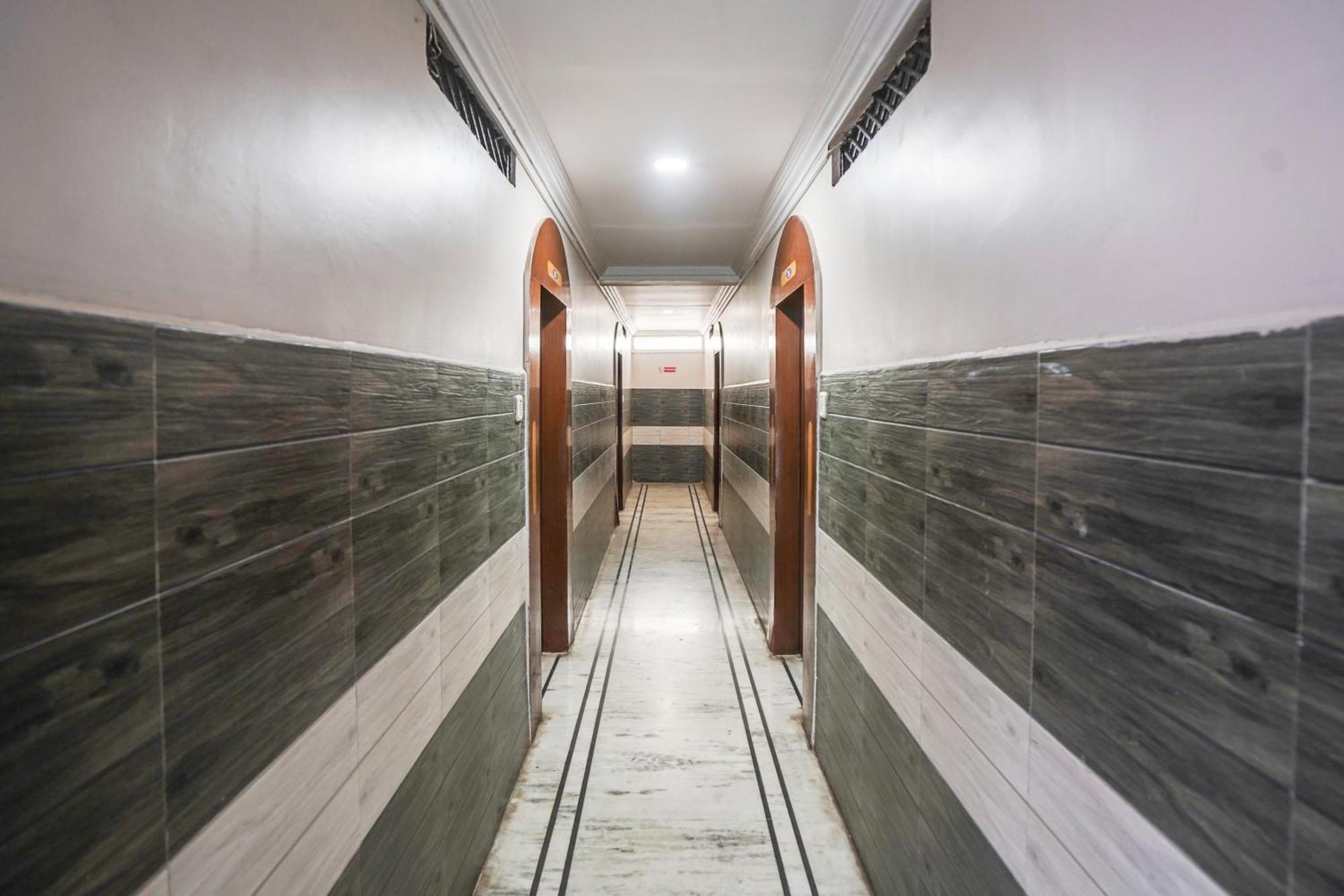 Super Hotel O Pithampur Formerly Ganga Residency Akolia Zewnętrze zdjęcie