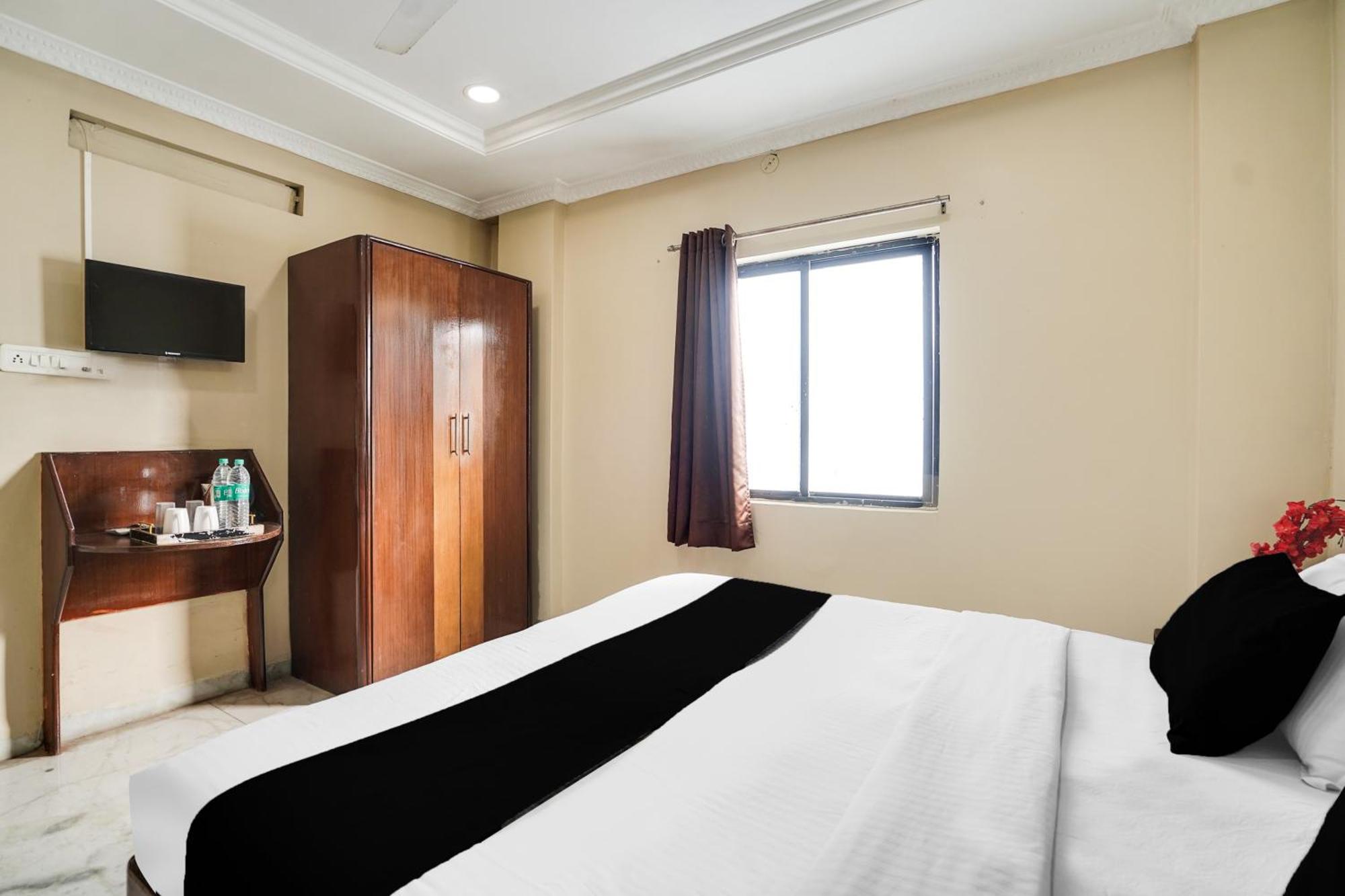 Super Hotel O Pithampur Formerly Ganga Residency Akolia Zewnętrze zdjęcie